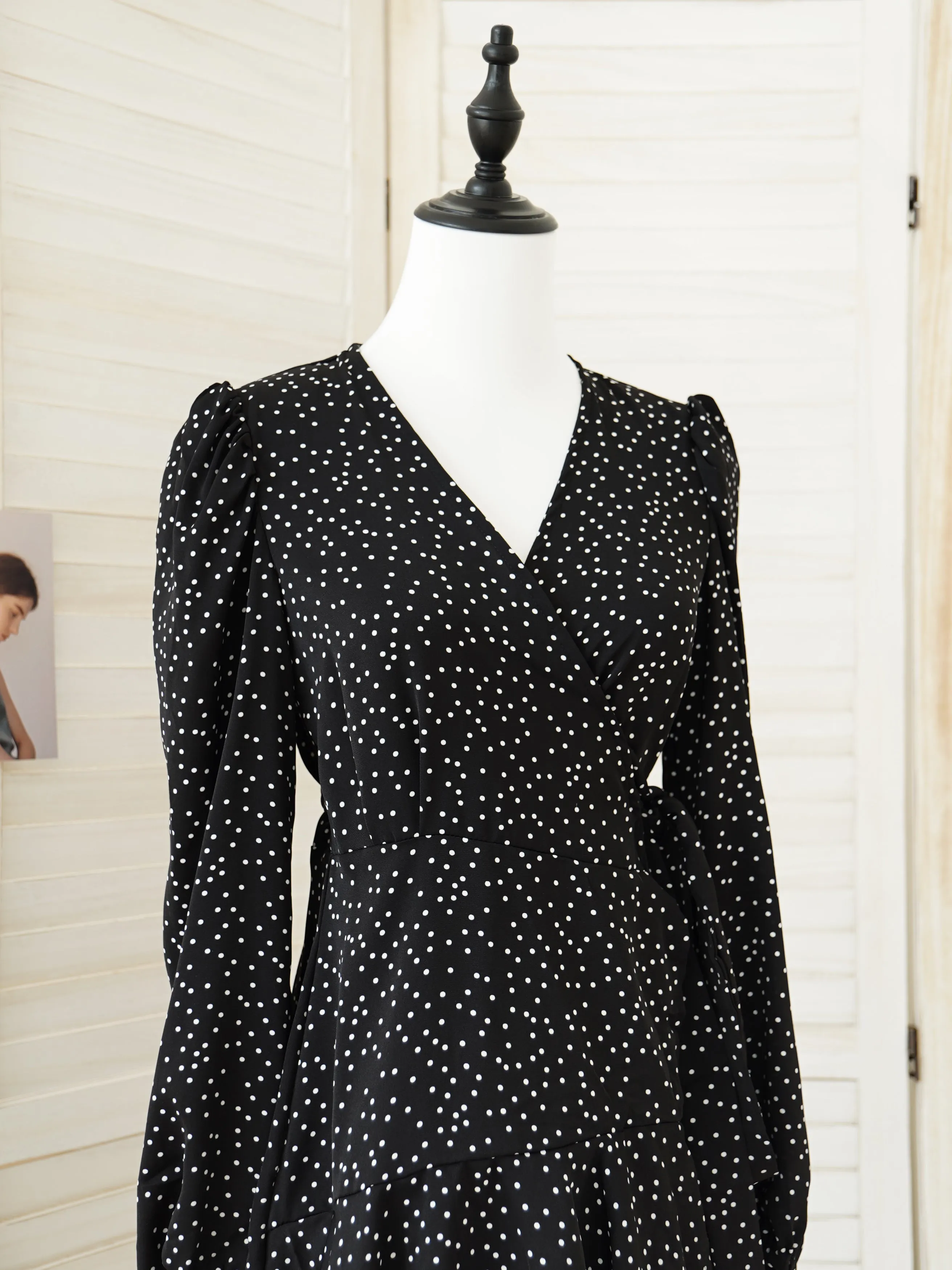 DEEP V POLKADOTS DRESS