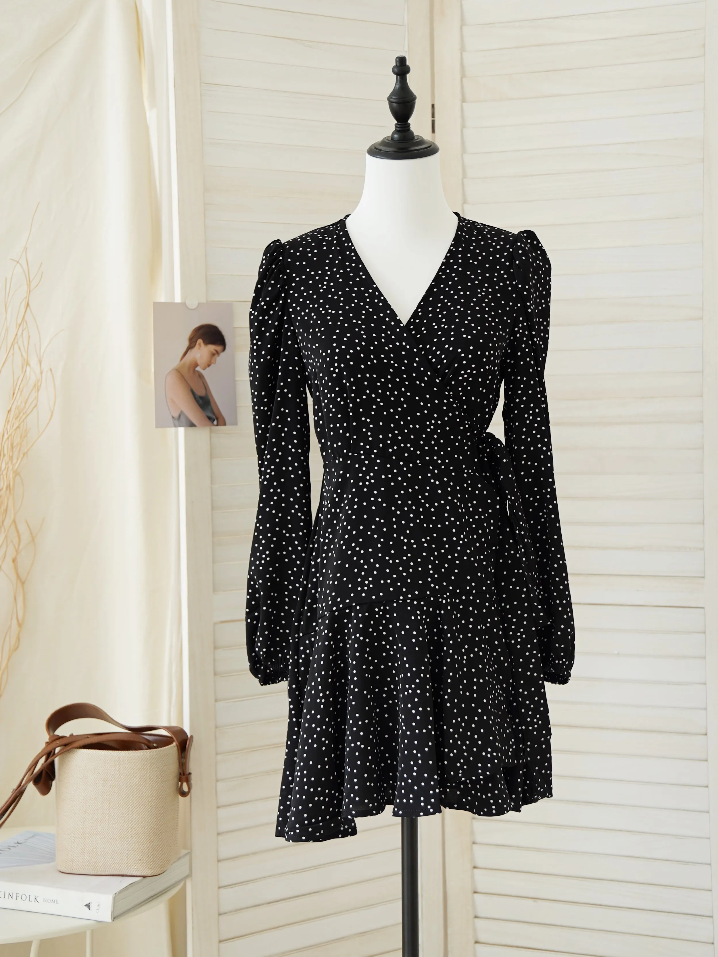 DEEP V POLKADOTS DRESS