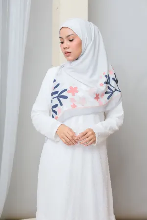 Dewi Chiffon Square in Glory Ivory